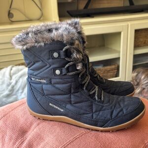 Columbia Women's Black Quilted Winter Boots